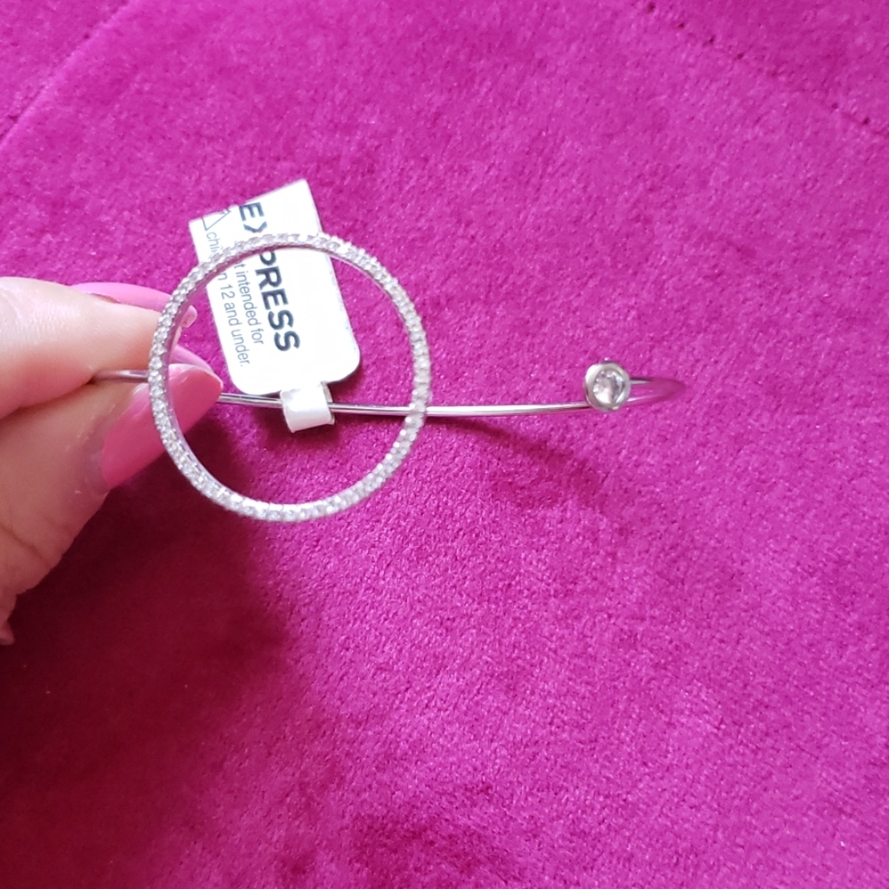 Express cuff bangle - Picture 2 of 4